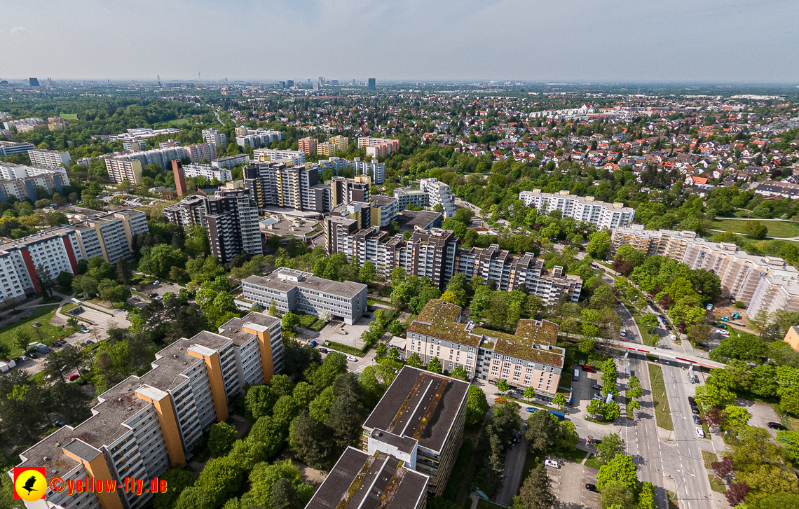 09.05.2023 - Marx-zentrum mit Karl-Marx-Ring 52-62 und 53-57 in Neuperlach